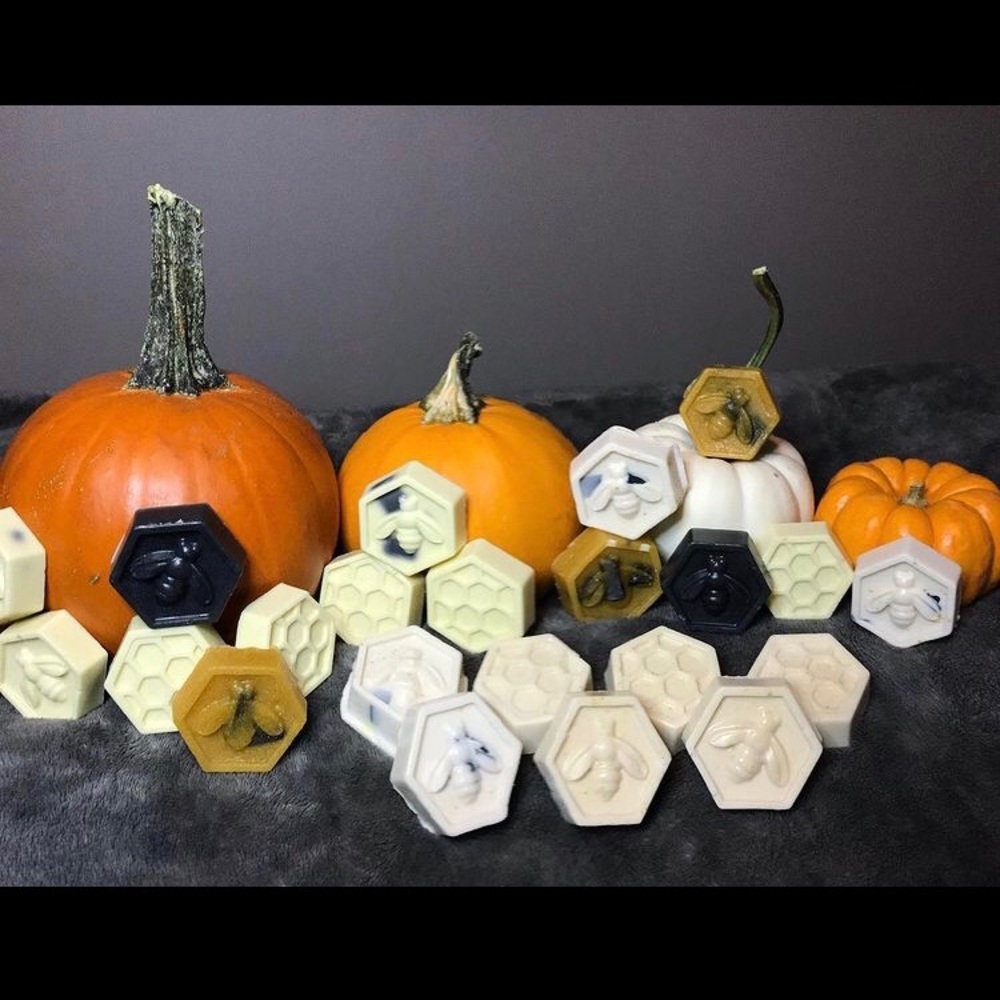 🐝 BOGO FREE SOAPS 🐝 - Picture 3 of 3